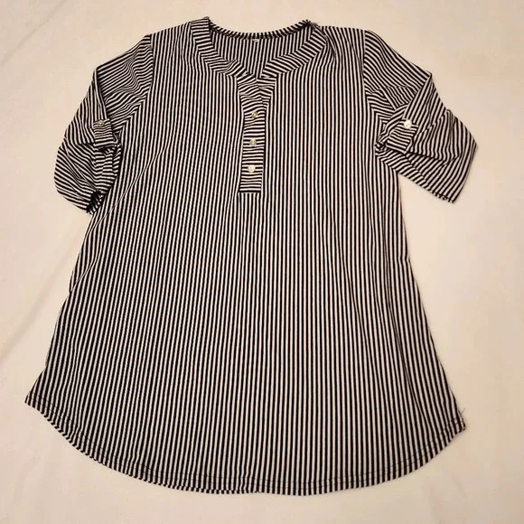 Striped Half Sleeve Top - Picture 6 of 12